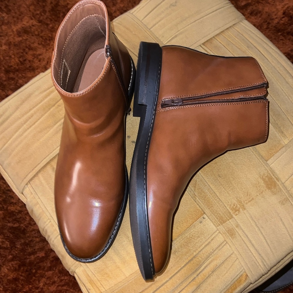 New Cognac Kenneth Cole Reaction Chelsey boots. Worn once. Men’s size 12.